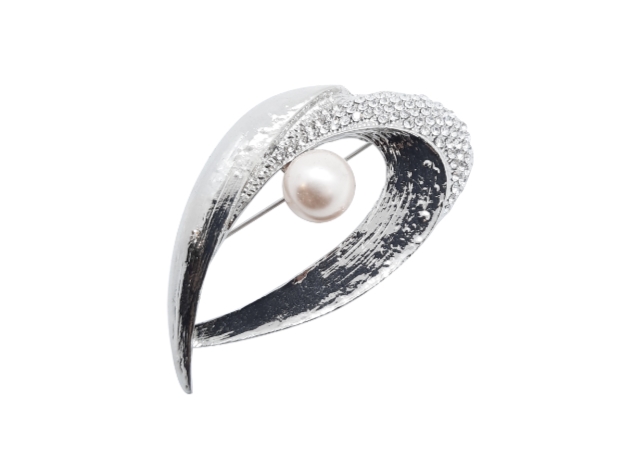 Pearl Brooch or Pendant in White Gold Colour